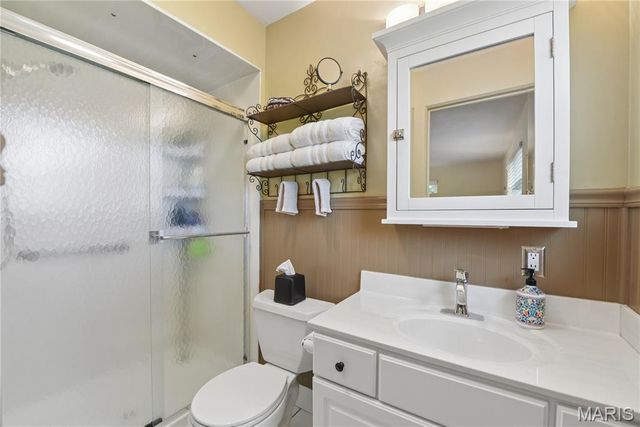 527 Fairways Circle, Creve Coeur, MO 63141