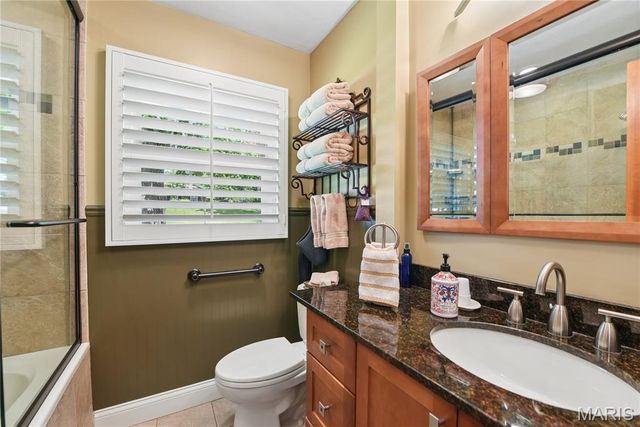 527 Fairways Circle, Creve Coeur, MO 63141