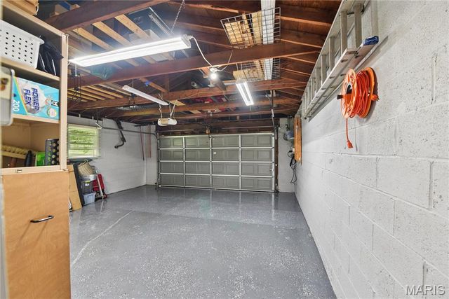 527 Fairways Circle, Creve Coeur, MO 63141