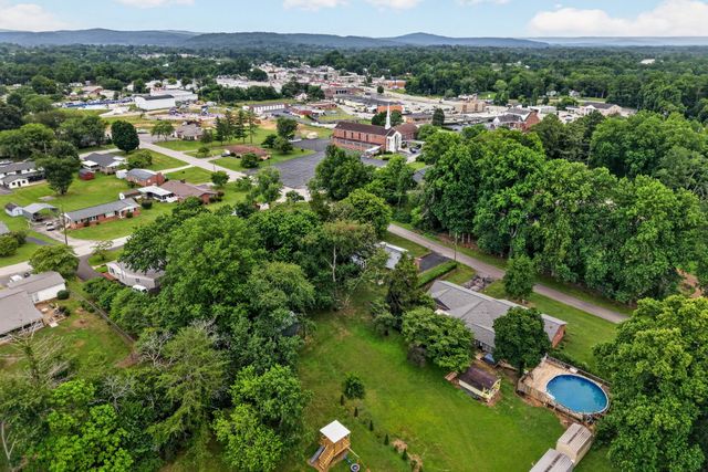 606 Polk St, Sparta, TN 38583