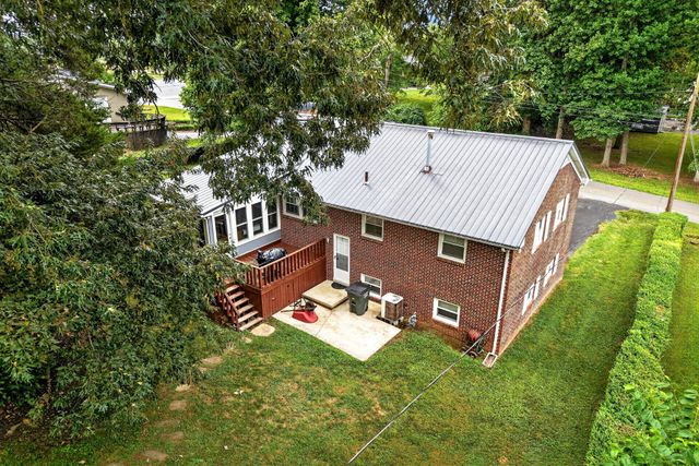 606 Polk St, Sparta, TN 38583