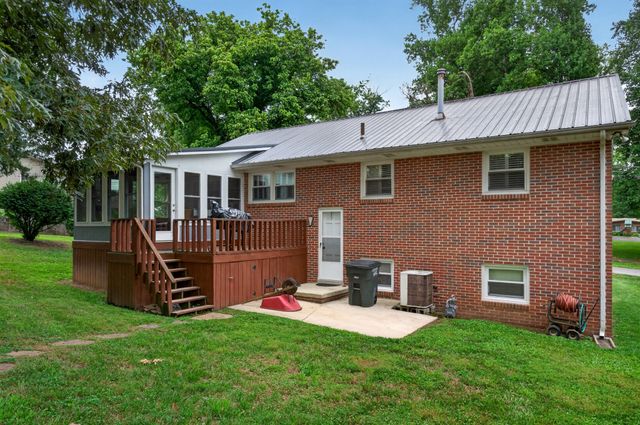 606 Polk St, Sparta, TN 38583