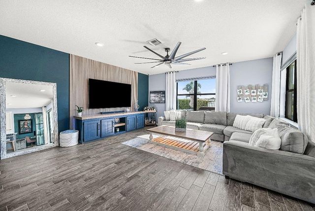 8220 Cinch Way, Lake Worth, FL 33467