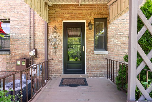 193 Fellows Court, Elmhurst, IL 60126
