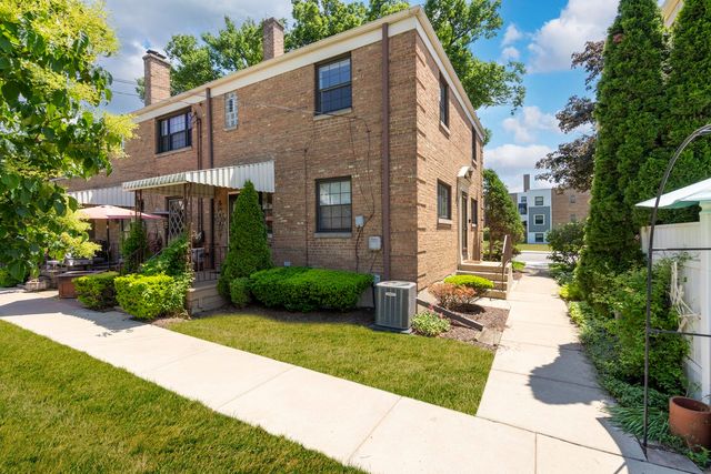 193 Fellows Court, Elmhurst, IL 60126
