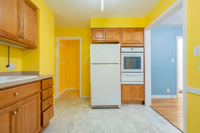 193 Fellows Court, Elmhurst, IL 60126