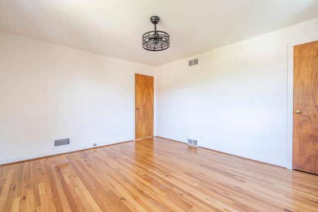 193 Fellows Court, Elmhurst, IL 60126