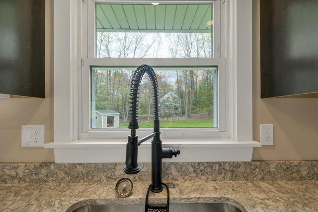 13 Doris Street, Derry, NH 03038