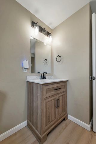 13 Doris Street, Derry, NH 03038
