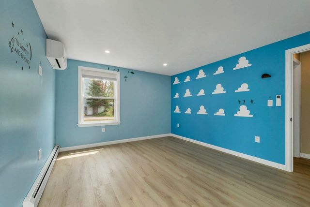 13 Doris Street, Derry, NH 03038