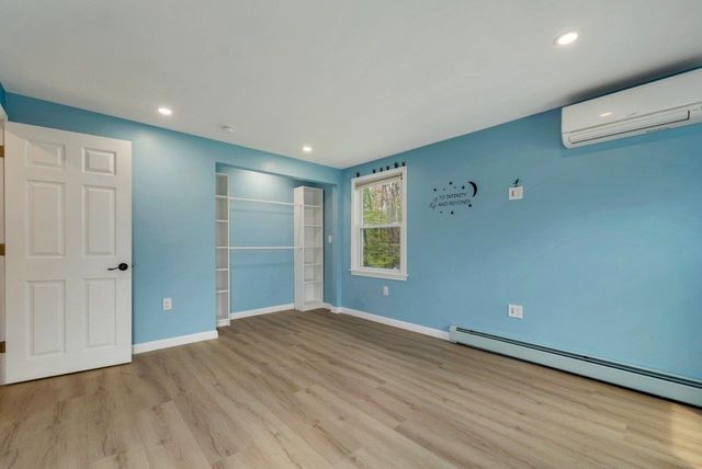 13 Doris Street, Derry, NH 03038