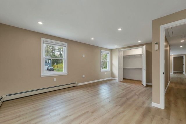 13 Doris Street, Derry, NH 03038