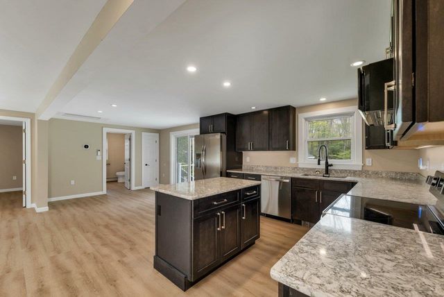 13 Doris Street, Derry, NH 03038