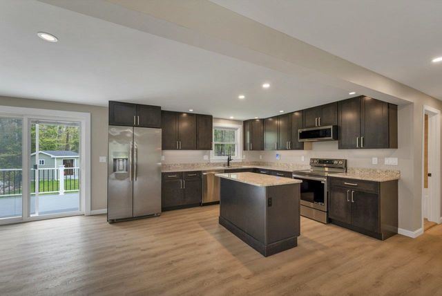 13 Doris Street, Derry, NH 03038