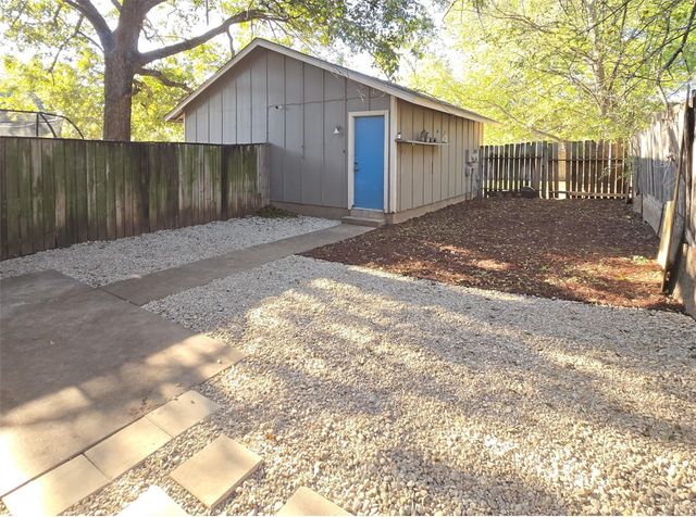 1305 Dobie DR A, Austin, TX 78753