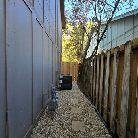 1305 Dobie DR A, Austin, TX 78753