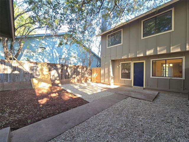 1305 Dobie DR A, Austin, TX 78753