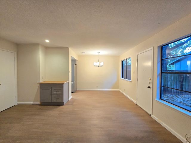 1305 Dobie DR A, Austin, TX 78753