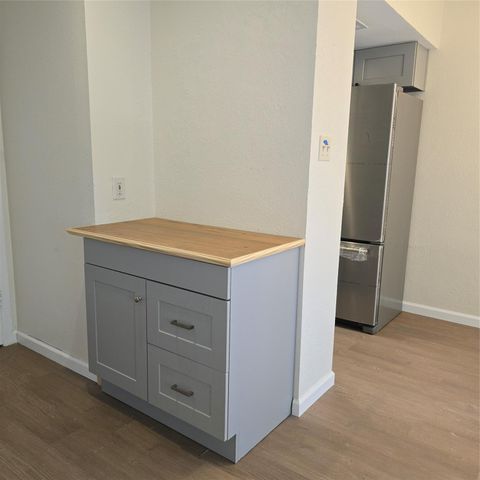 1305 Dobie DR A, Austin, TX 78753