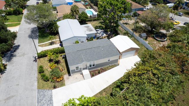 1757 N 12th Ct Court N, Lake Worth Beach, FL 33460