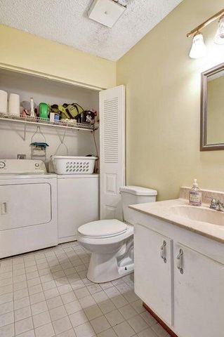 7558 Courtyard Run E, Boca Raton, FL 33433