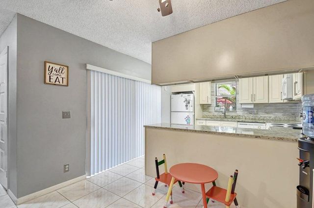7558 Courtyard Run E, Boca Raton, FL 33433