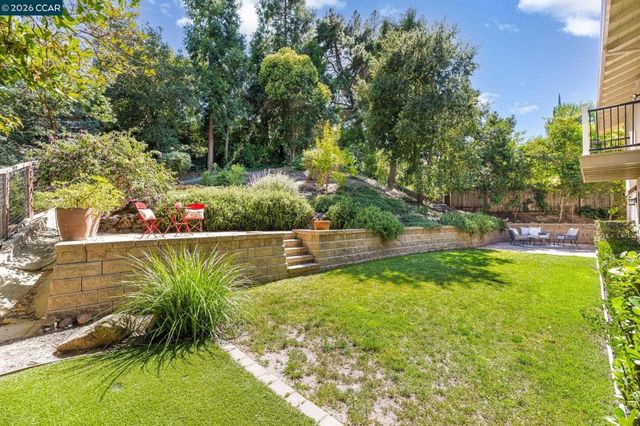 2339 Lariat Ln, Walnut Creek, CA 94596