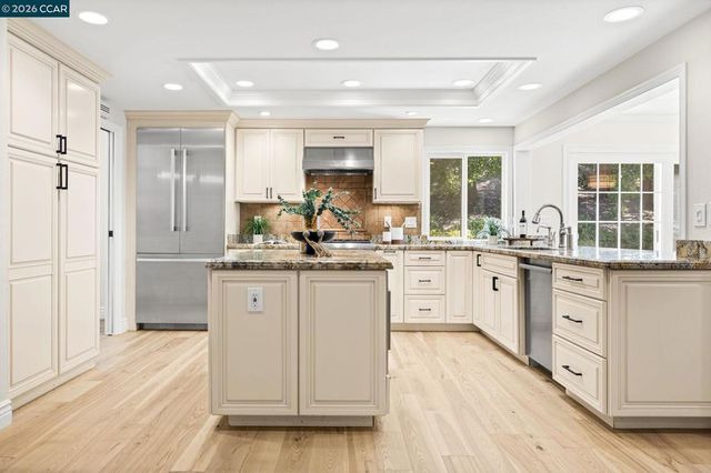 2339 Lariat Ln, Walnut Creek, CA 94596