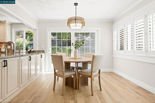 2339 Lariat Ln, Walnut Creek, CA 94596