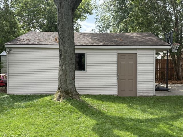 1577 S Dowling Street, Westland, MI 48186