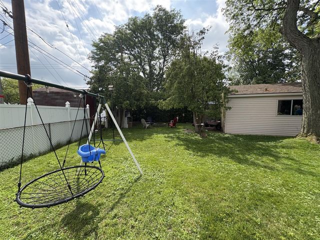 1577 S Dowling Street, Westland, MI 48186