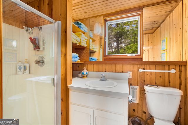 1006 Perrin Cove Road, Tiger, GA 30576