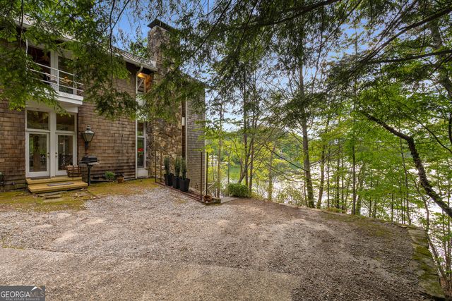 1006 Perrin Cove Road, Tiger, GA 30576