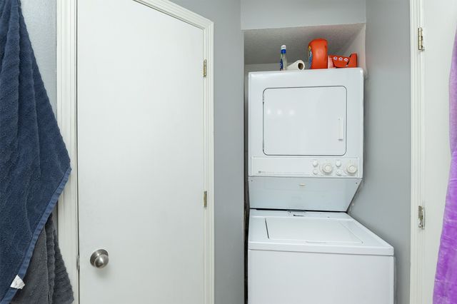 401 SE Lowell Drive 6, Ankeny, IA 50021