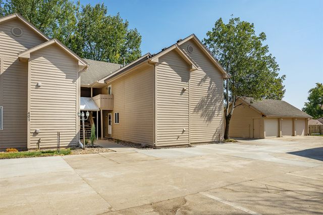 401 SE Lowell Drive 6, Ankeny, IA 50021