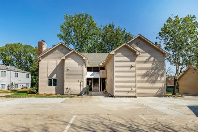 401 SE Lowell Drive 6, Ankeny, IA 50021