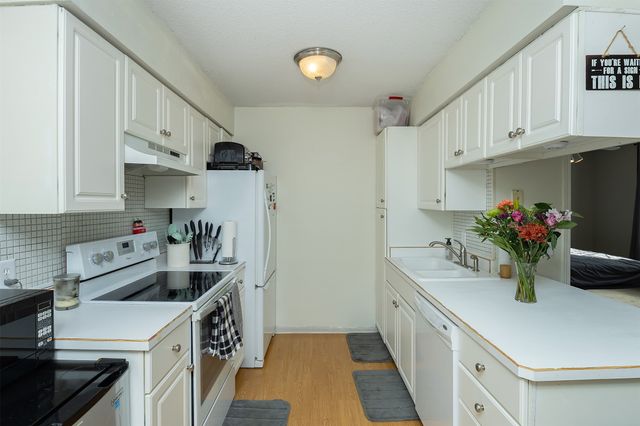 401 SE Lowell Drive 6, Ankeny, IA 50021