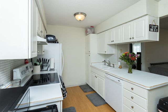 401 SE Lowell Drive 6, Ankeny, IA 50021