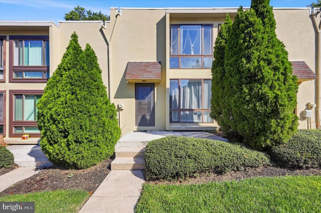 100 E GLENOLDEN AVENUE T-9 AVE #T-9, GLENOLDEN, PA 19036 — exterior