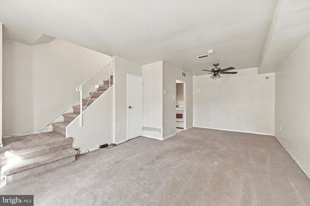 100 E GLENOLDEN AVENUE T-9 AVE #T-9, GLENOLDEN, PA 19036 — photo 3