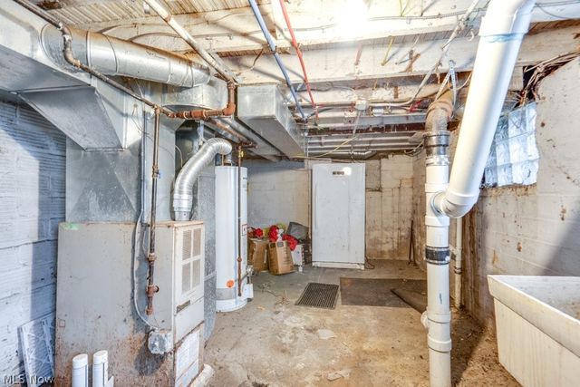 3130 E Overlook Road, Cleveland Heights, OH 44118