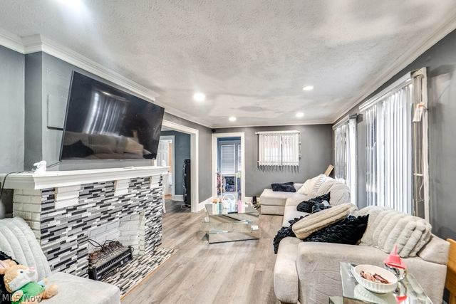 3130 E Overlook Road, Cleveland Heights, OH 44118