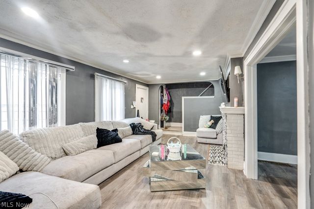 3130 E Overlook Road, Cleveland Heights, OH 44118