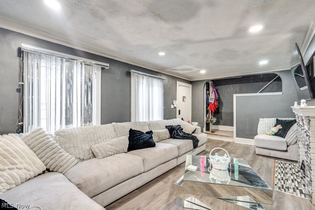 3130 E Overlook Road, Cleveland Heights, OH 44118