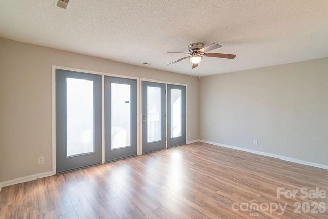 6112 Meadow Rose Lane, Charlotte, NC 28215