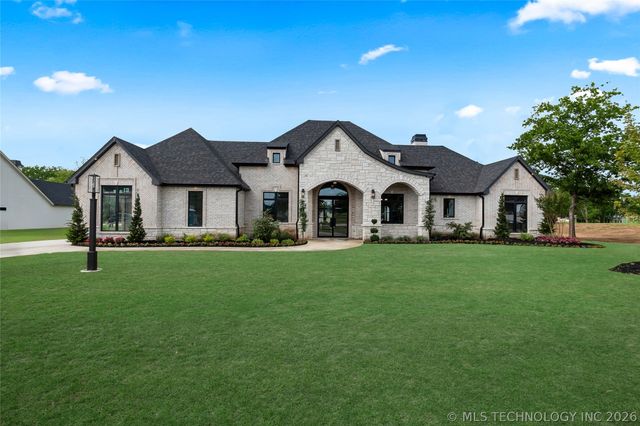 17763 E White Tail Cove, Owasso, OK 74055