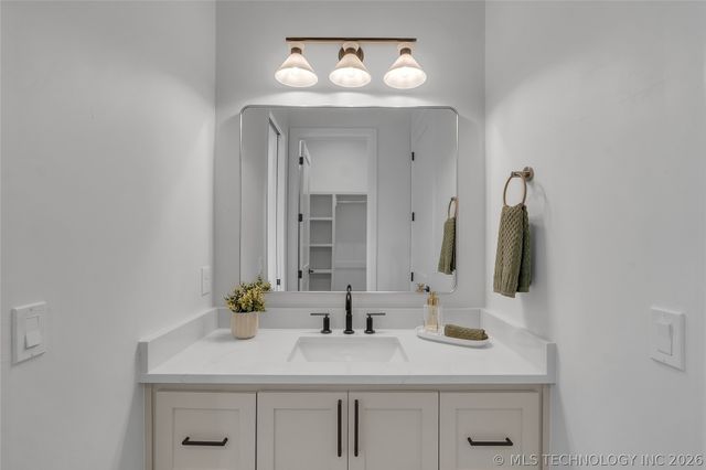 17763 E White Tail Cove, Owasso, OK 74055