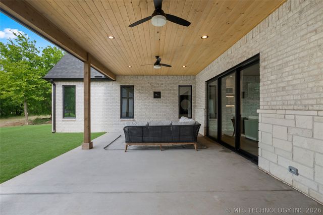 17763 E White Tail Cove, Owasso, OK 74055