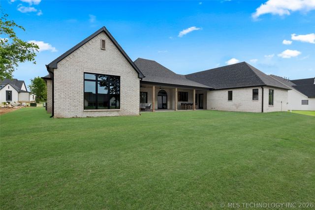 17763 E White Tail Cove, Owasso, OK 74055