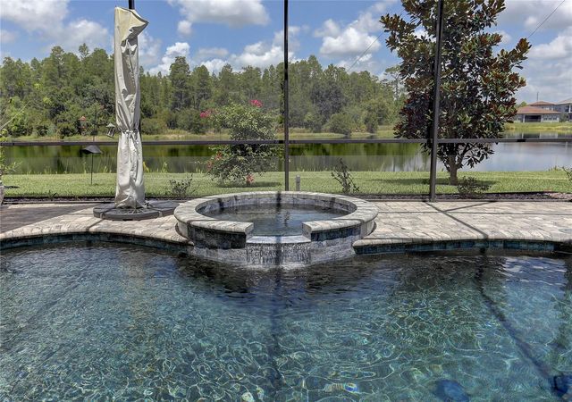 18014 WOODLAND VIEW DRIVE, Lutz, FL 33548